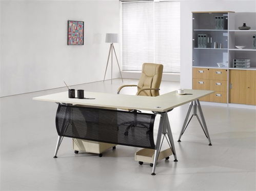 北京辦公家具廠 專業屏風、工位、辦公桌定制與二手辦公用品回收及職業技能培訓服務