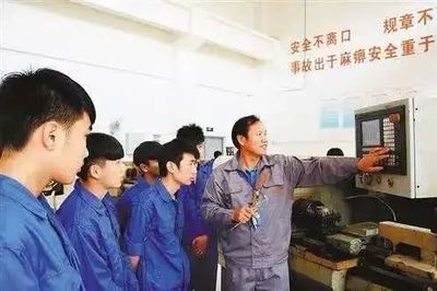 技能重塑與價值選擇 當年輕人“逃離”工廠后的職業(yè)技能培訓新路徑