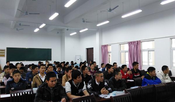 我校隆重舉行無為縣退役士兵職業(yè)技能培訓(xùn)開學(xué)典禮，助力退役軍人實(shí)現(xiàn)高質(zhì)量就業(yè)